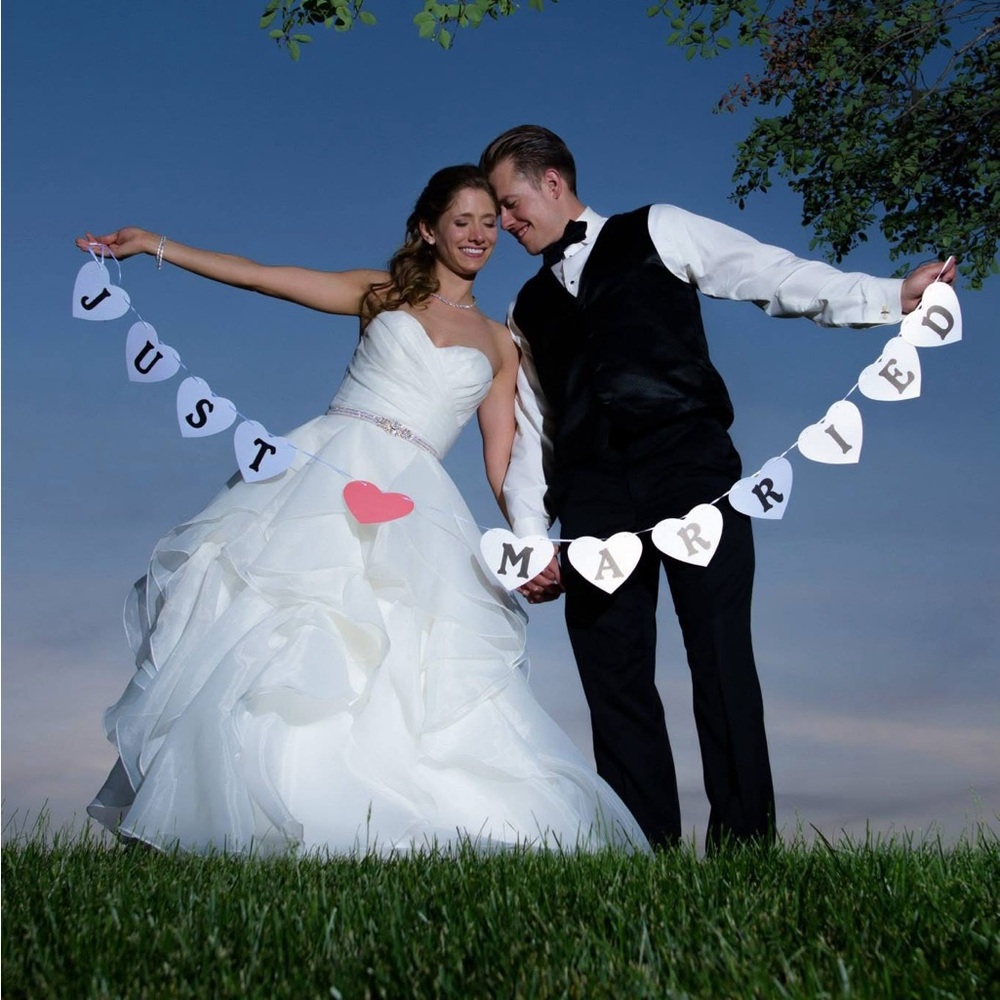 Elegant White Wedding Dress with Ruffled Skirt